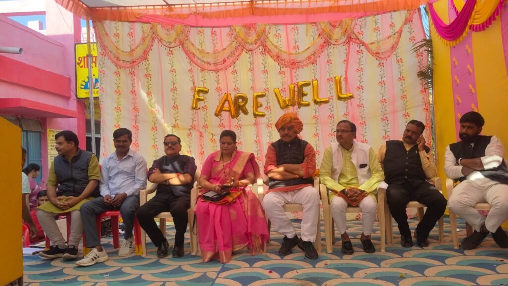 Mahidpur : शासकीय कस्तूरबा गांधी बालिका छात्रावास में गरिमामय फेयरवेल समारोह संपन्न छात्राओं का किया सम्मान