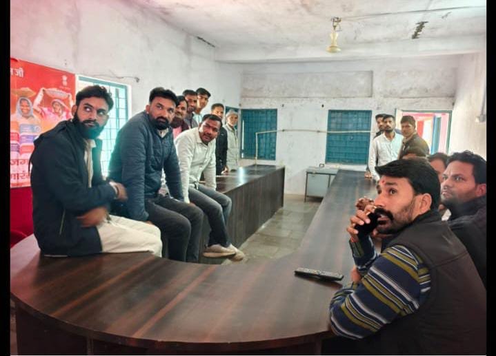 Mahidpur Road : भारतीय जनता पार्टी महिदपुर रोड मंडल अध्यक्ष के नेतृत्व में गांव तरनोद में बजट भाषण सामूहिक रूप से सुना।